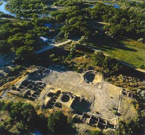 The ruins of Salmon Pueblo lie on the north bank of the San Juan River, approximately 2 miles west of the town of Bloomfield and 9 miles east of Farmington, New Mexico. Image copyright Adriel Heisey.