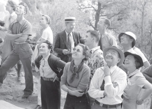 Tourists marveling at Mesa Verde National Park, 1939. Image: Russell Lee, courtesy of the Library of Congress