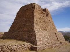 The Votive Pyramid of the archeological zone of La Quemada. Photograph by Pablo A. Haya.