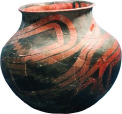 El Paso Polychrome jar. Photo by Mathew Devitt, courtesy of Eastern Arizona College