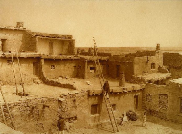 A Corner of Zuni, 1903, by Edward Curtis. Courtesy of the Smithsonian Institution.