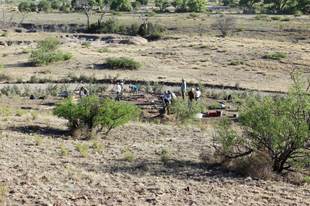 The field school crew taking care of business. Photo by Hannah Zanotto.