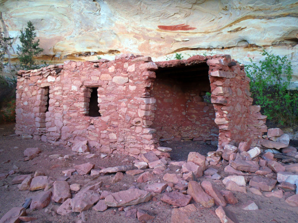 Cliff dwelling in Bears Ears National Monument. © R. E. Burrillo