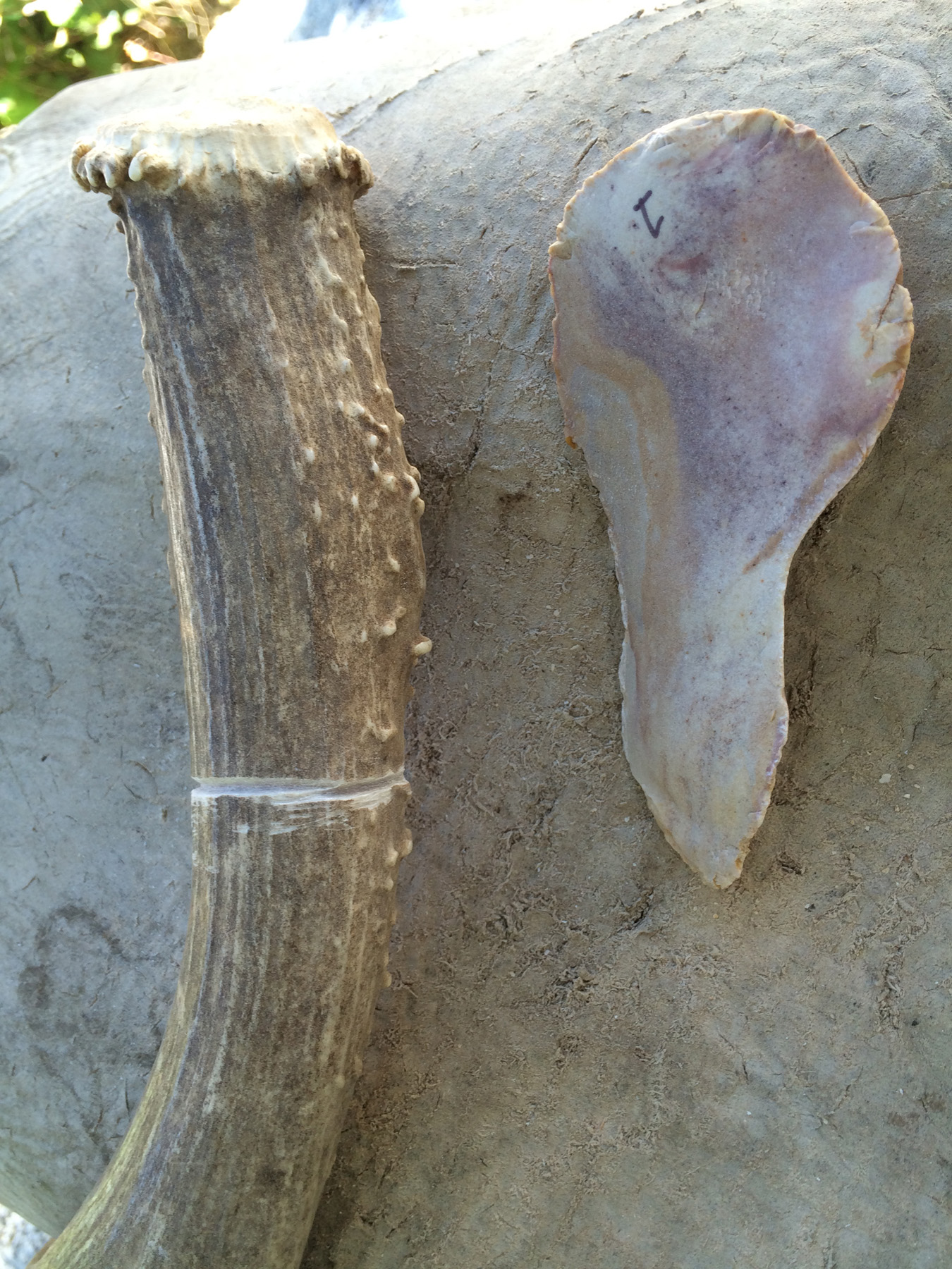 Képtalálat a következőre: Homemade Flint Knapping Tools  Flint knapping,  Native american tools, Wooden spoon carving