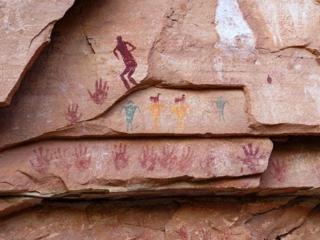 Pictographs in the Chinle Representational Style of the Basketmaker Tradition. Image: RE Burrillo