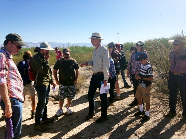 Bill Doelle discusses the Valencia archaeological site with our field school crew.