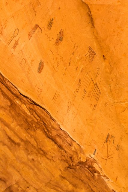 Pictographs in the Archaic Polychrome Abstract Style. Image: Jonathan Bailey