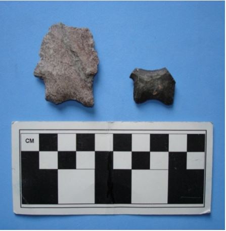 These three examples are from El Fin del Mundo site in Sonora, Mexico. They are typical of the style in form and in exhibiting reworking and impact damage. Three points from near Patagonia are like the smallest fragment (lower right), with the barbs mostly gone.