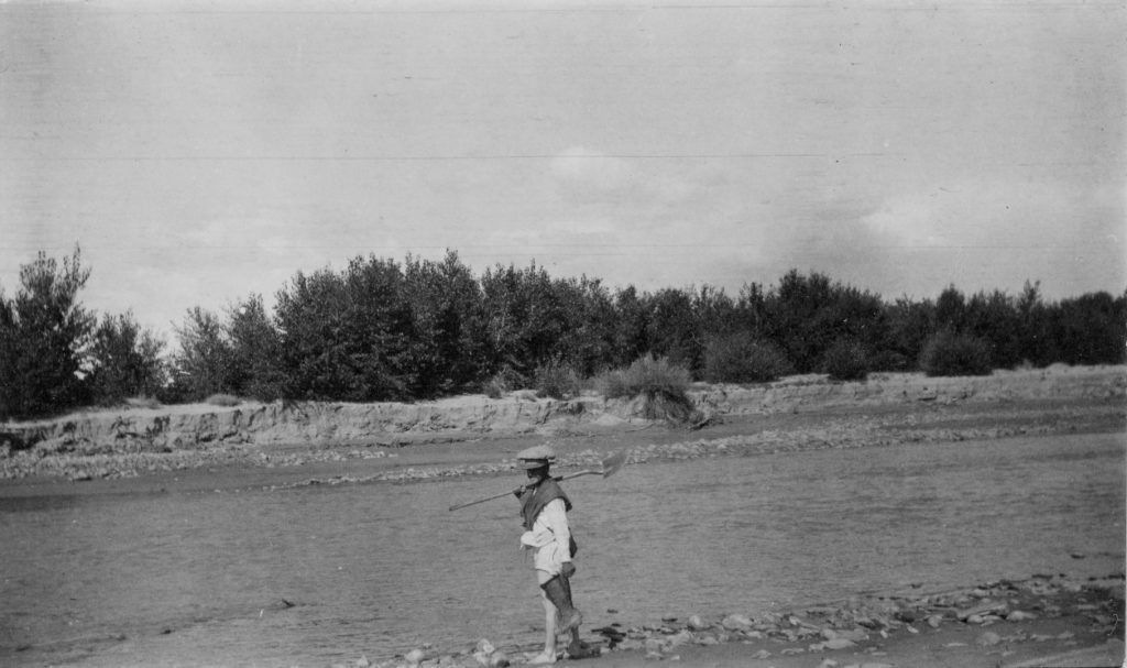 Earl Morris contemplates crossing the San Juan River east of Farmington, New Mexico. Courtesy of the Museum of Natural History, University of Colorado Boulder