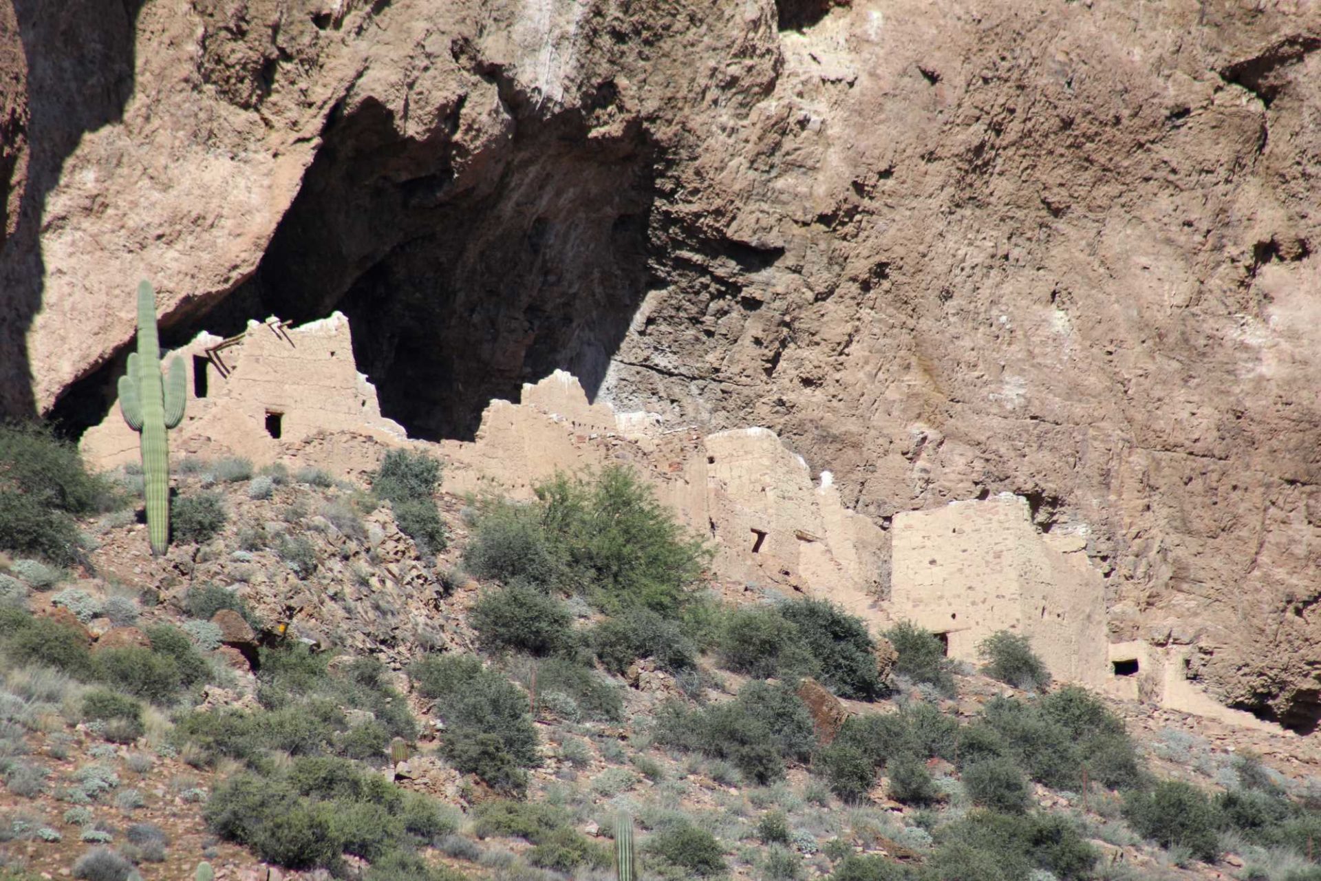 The Upper Cliff Dwelling from afar. Image: NPS
