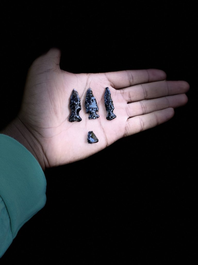 “Flaked stones” hechas a mano por Josué Cortijo Contreras. Mayormente utilizadas para caza lo cual puede ser realcionado a los hombres. Foto: Josué Cortijo Contreras