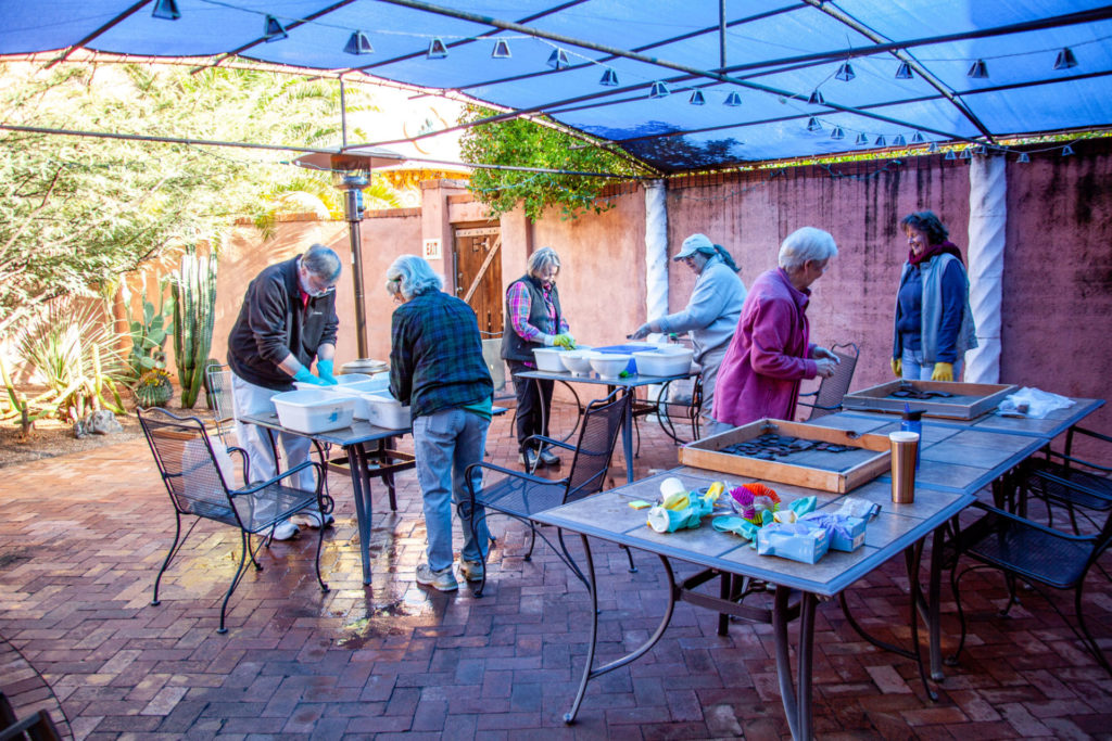 Robinson Volunteers Washing Sherds